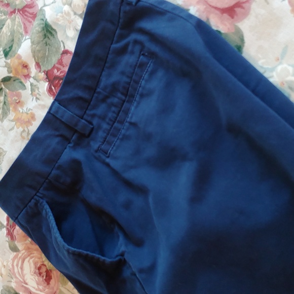 Land's End Petite Chino Mid Rise Shorts in Navy Blue Petite 12 - Picture 6 of 13